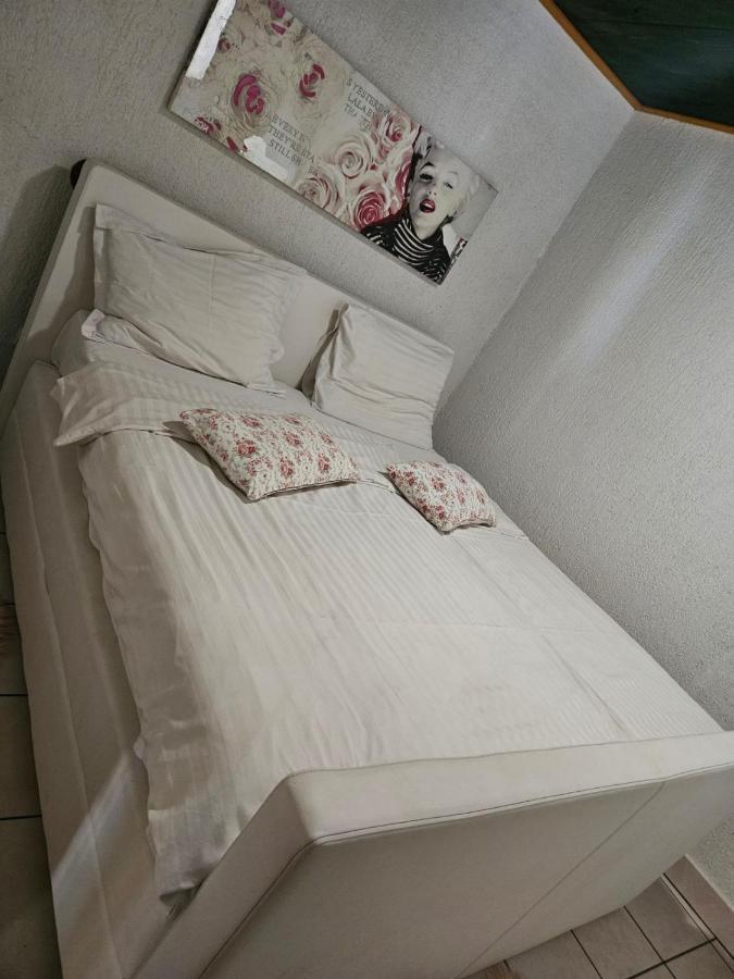 Apartmani Sanja Klenovica Exterior photo